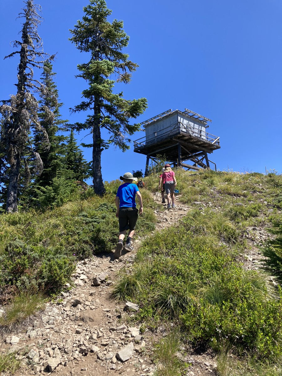 We dropped our packs on the main trail before climbing to the Bull of the Woods watchtower