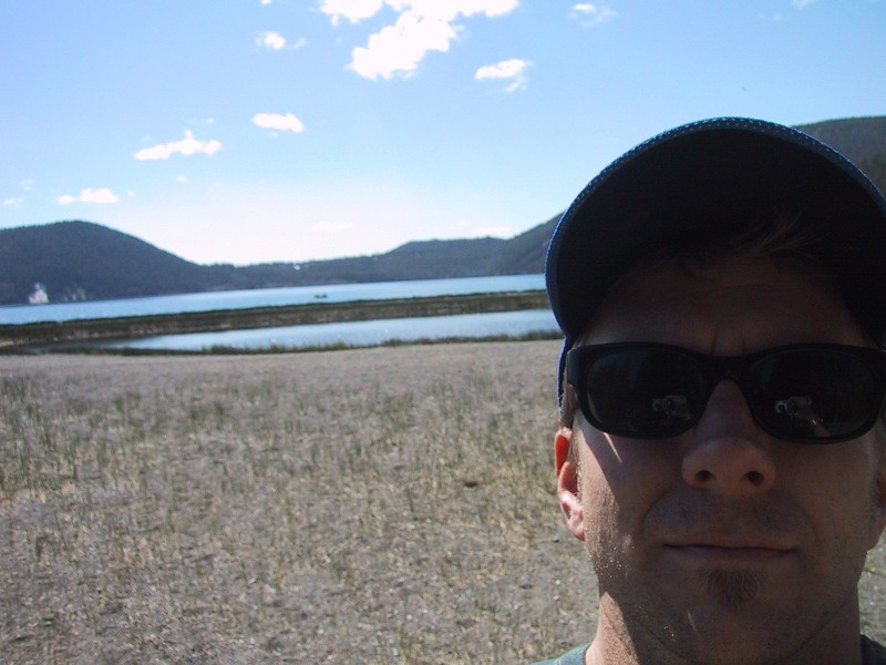 Selfie with a four-day beard in front of Paulina Lake