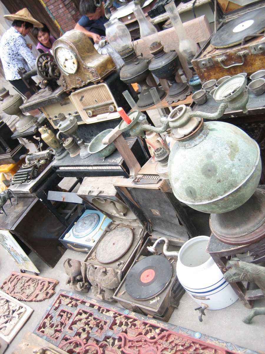 Gulangyu junk shop