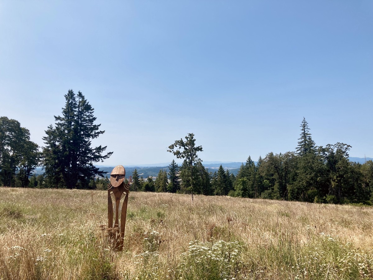 Sculpture on Iowa Hill, at the end of the Mampaɬ trail